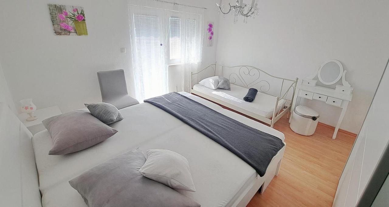 Maria Apartments Kaštela Eksteriør billede